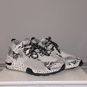 Boutique platform patterned tennis shoes